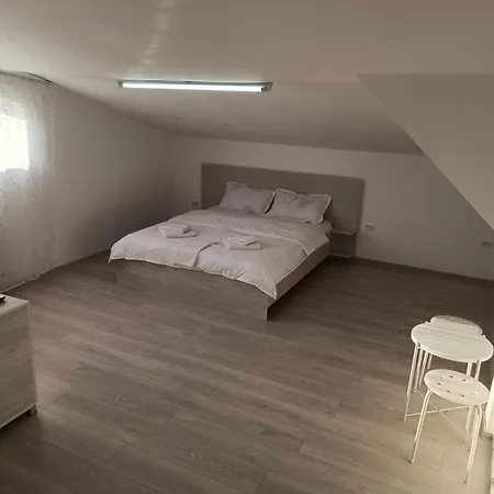 Max Night Dreams بوخارست