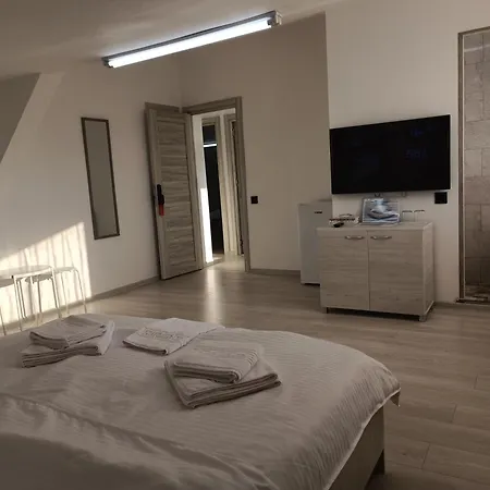 Max Night Dreams Bucarest