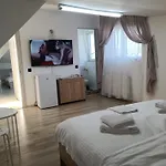 Max Night Dreams
