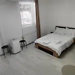 Max Night Dreams Bukarest