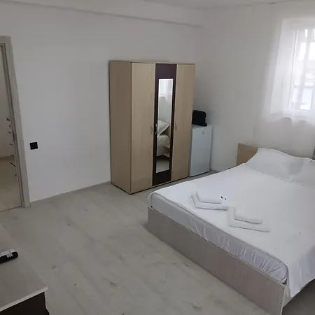 Max Night Dreams Bucureşti