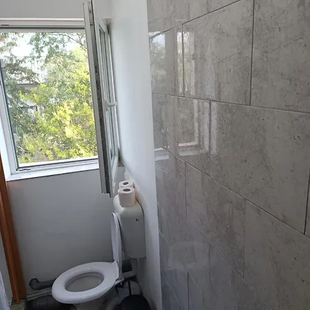 Max Night Dreams Otel Bükreş